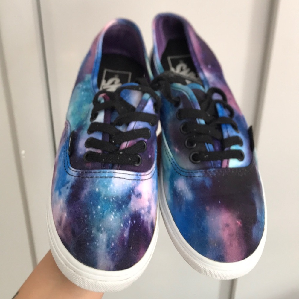 Vans - Picture 2 of 3